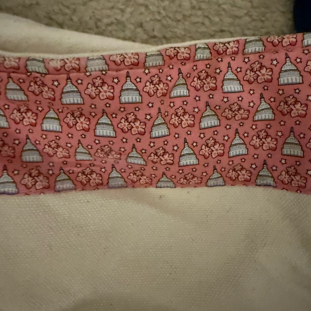 Vineyard Vines Navy and Cream Tote with Pink Accent - Picture 2 of 3